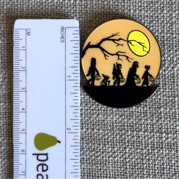 Brand New 2015 Disney Pin Star Wars Trick or Treat Glow in the Dark Halloween - Picture 5 of 6